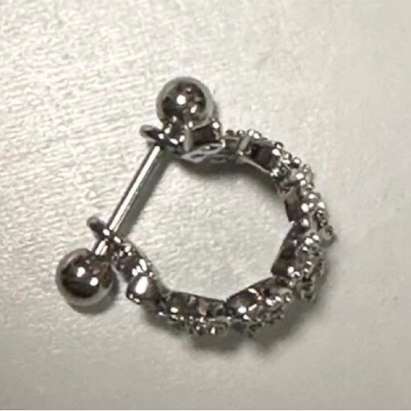 1 Pcs 18g Cubic Zircon Leaf Design Upper Ear Cuff NWT - Picture 5 of 15